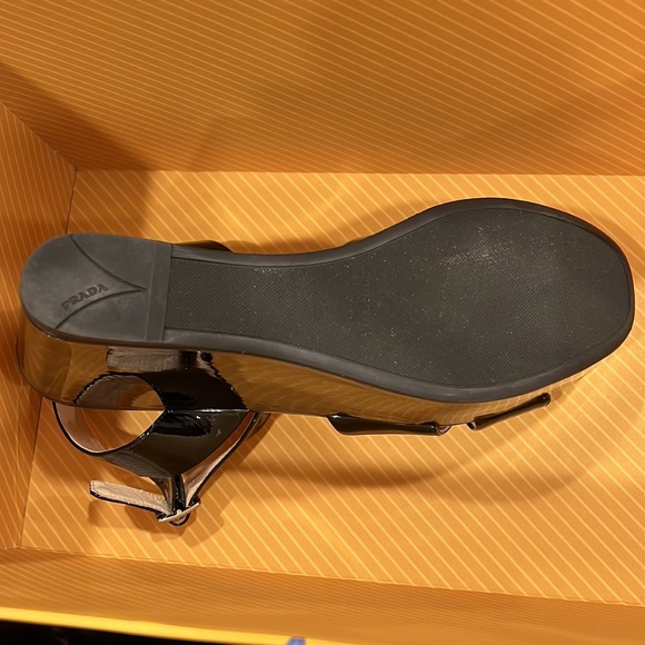 PRADA BLACK PATENT LEATHER WEDGES SIZE 10 - Picture 4 of 10